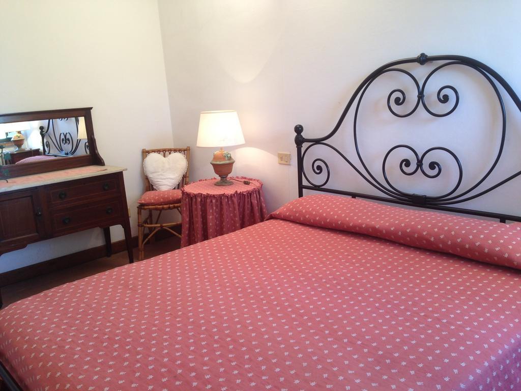 Hostal Fattoria Cirene Follonica Habitación foto